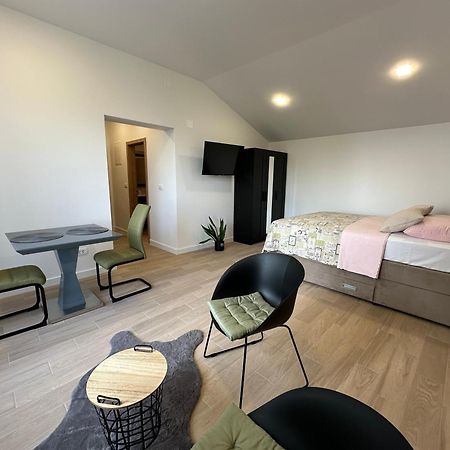 Apartmani "Mnm", Senj Zengg Kültér fotó